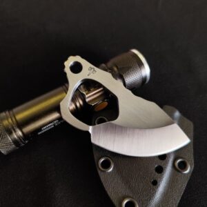 тутов ножове - neck knife